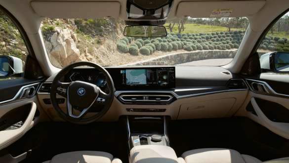 Cockpit BMW i4 G26 2021 Cockpit BMW i4 G26 2021 interior view