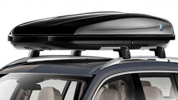 BMW roof box 520 black/titanium silver BMW X7 G07 LCI close-up BMW roof box 520 black/titanium silver BMW X7 G07 LCI