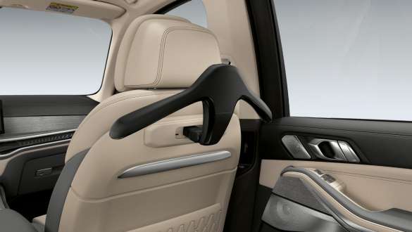 BMW clothes hanger for Travel & Comfort System BMW X7 G07 LCI close-up BMW clothes hanger for Travel & Comfort System BMW X7 G07 LCI