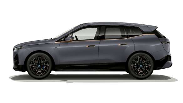 Adaptive 2-axle air suspension BMW iX M60 i20 2022 electric SUV electric car BMW iX M60 i20 2022 electric SUV BMW Individual Storm Bay metallic Adaptive 2-axle air suspension side view