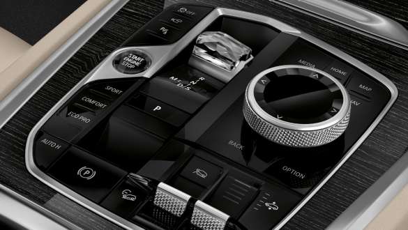 Fine crystal glass elements BMW X6 G06 LCI BMW X6 G06 LCI Fine crystal glass elements close-up centre console