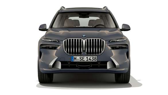 BMW X7 G07 LCI Front view Sparkling Copper Grey metallic BMW X7 G07 LCI Front view standing Sparkling Copper Grey metallic