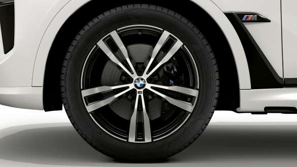 21" M light alloy wheel Double-spoke style 754 M Bicolor BMW M Performance Parts 21" M light alloy wheel Double-spoke style 754 M Bicolor BMW M Performance Parts close-up