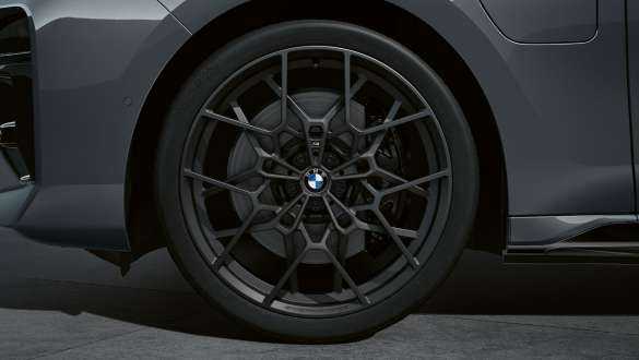 22" M Performance forged wheels Cross-spoke style 912 M Frozen Gunmetal Grey BMW M Performance Parts 22" M Performance forged wheels Cross-spoke style 912 M Frozen Gunmetal Grey BMW M Performance Parts close-up